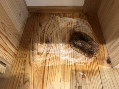 床のお掃除事例①洗剤大量にこぼしました💦