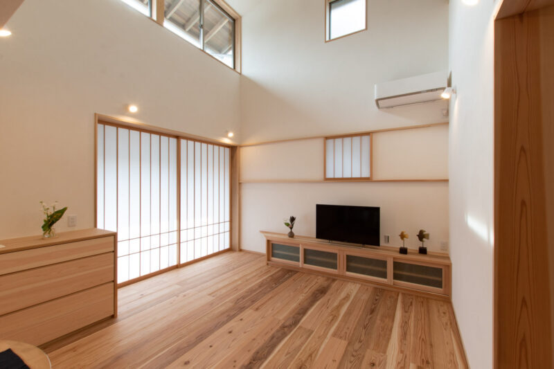 家族の成長を庭の緑と共に見守る住まい🏠